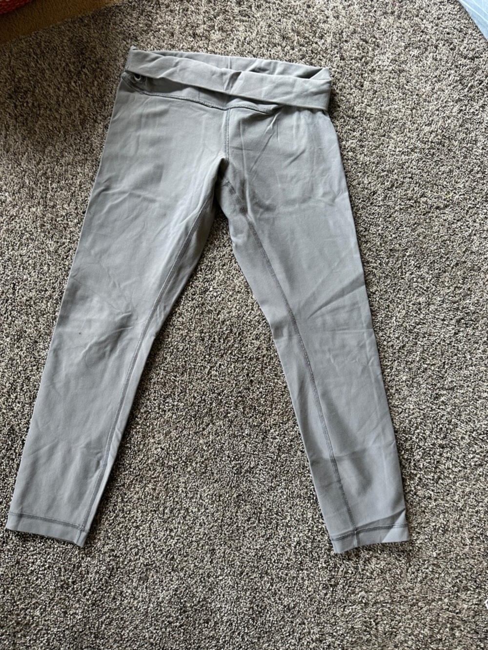 Lululemon Size 8 High-Rise Foldover Leggings - Light Gray - Picture 3 of 5